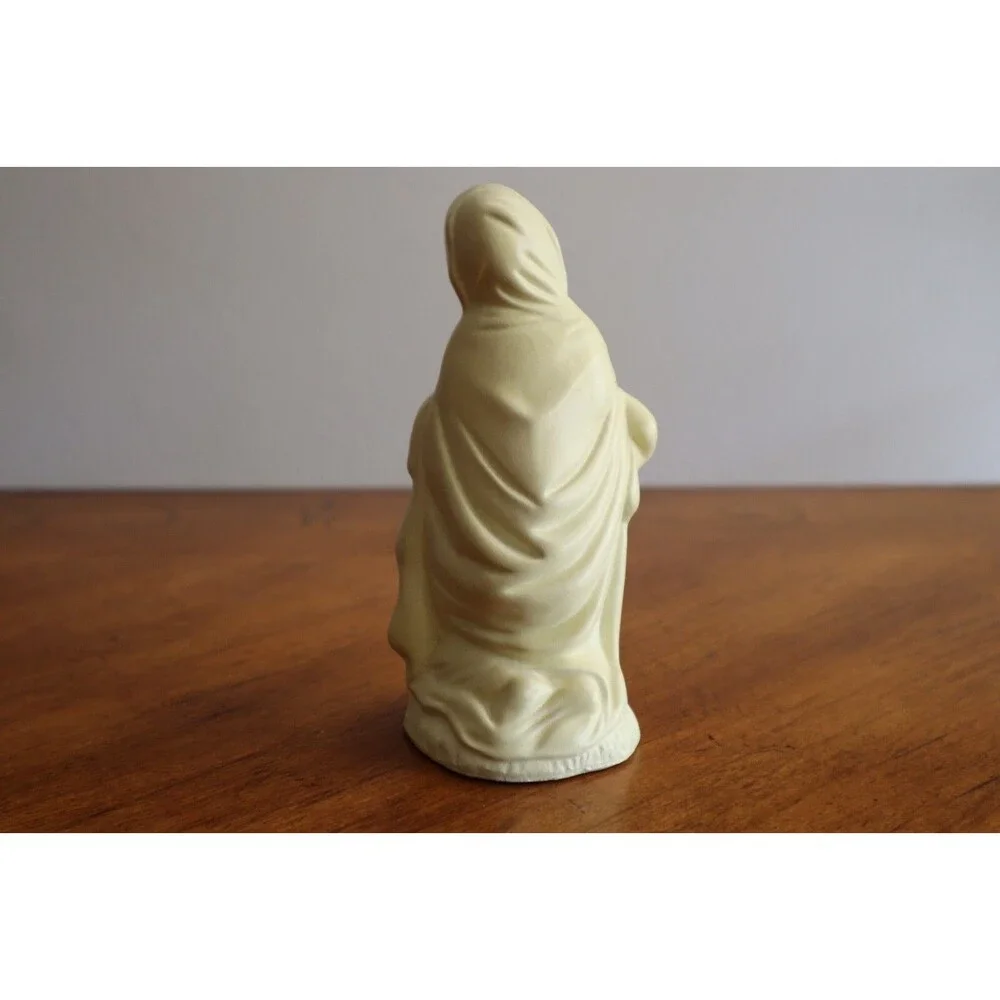 Flaw Vtg Christmas Nativity Figurine Paper Mache Composite:  Mary Madonna 5.75